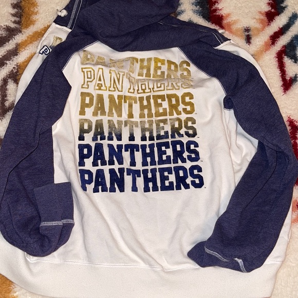 Victoria’s Secret Zip Up🌟 - Picture 2 of 4